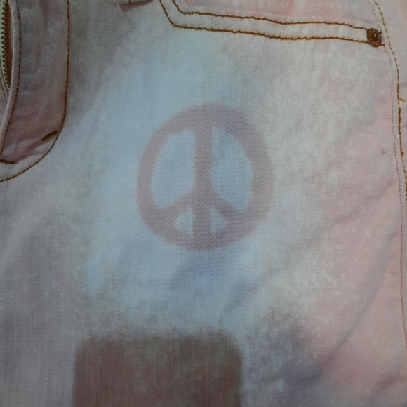 Junior's Levi's Custom Bleached Pink Jean Skirt sz 9 - Picture 4 of 11